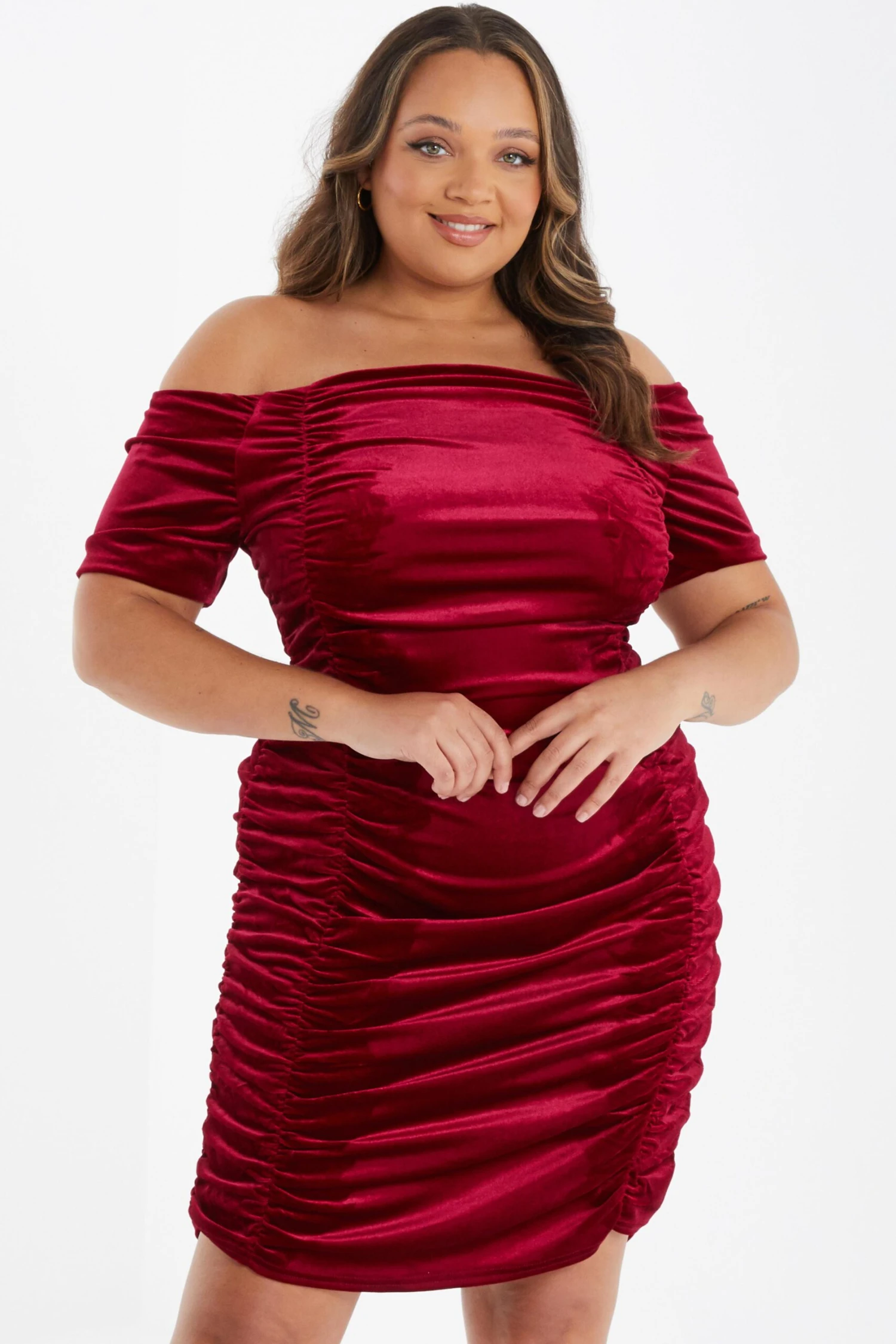 Curve Berry Velvet Ruched Midi Dress 4 Curve Berry Velvet Ruched Midi Dress - Image 2
